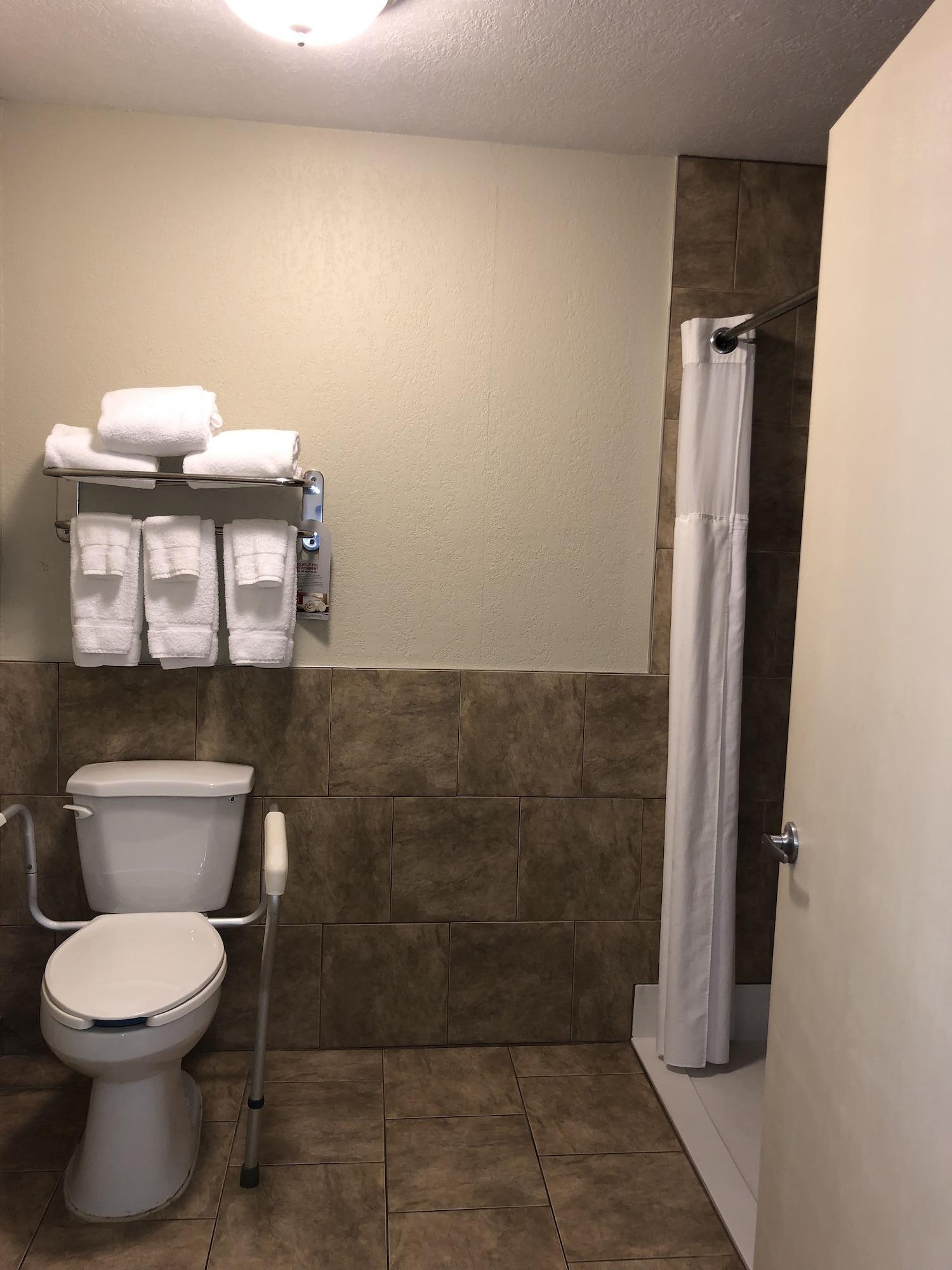 Hotel Ramada By Wyndham La Nouvelle-Ibérie Extérieur photo