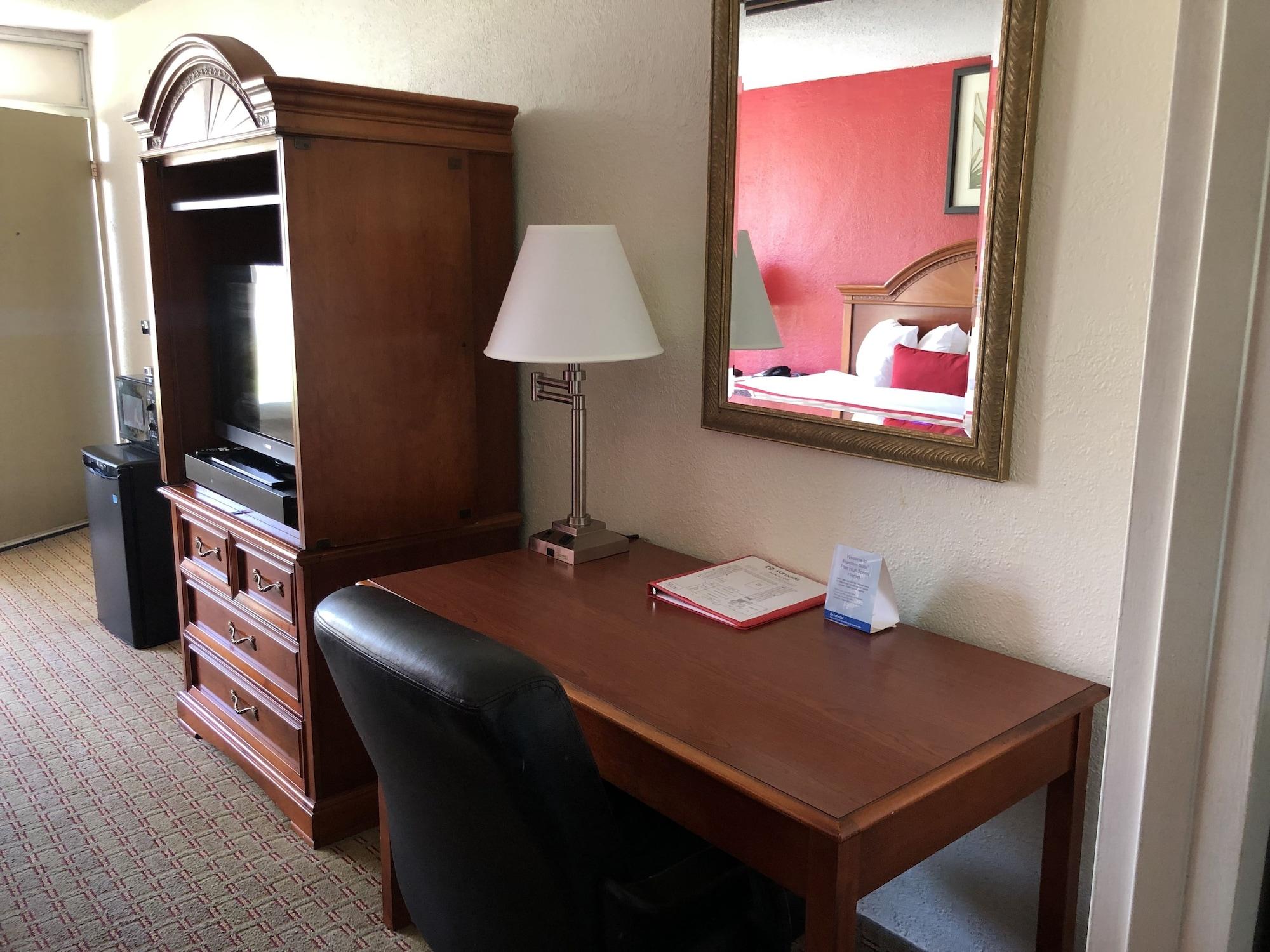 Hotel Ramada By Wyndham La Nouvelle-Ibérie Extérieur photo