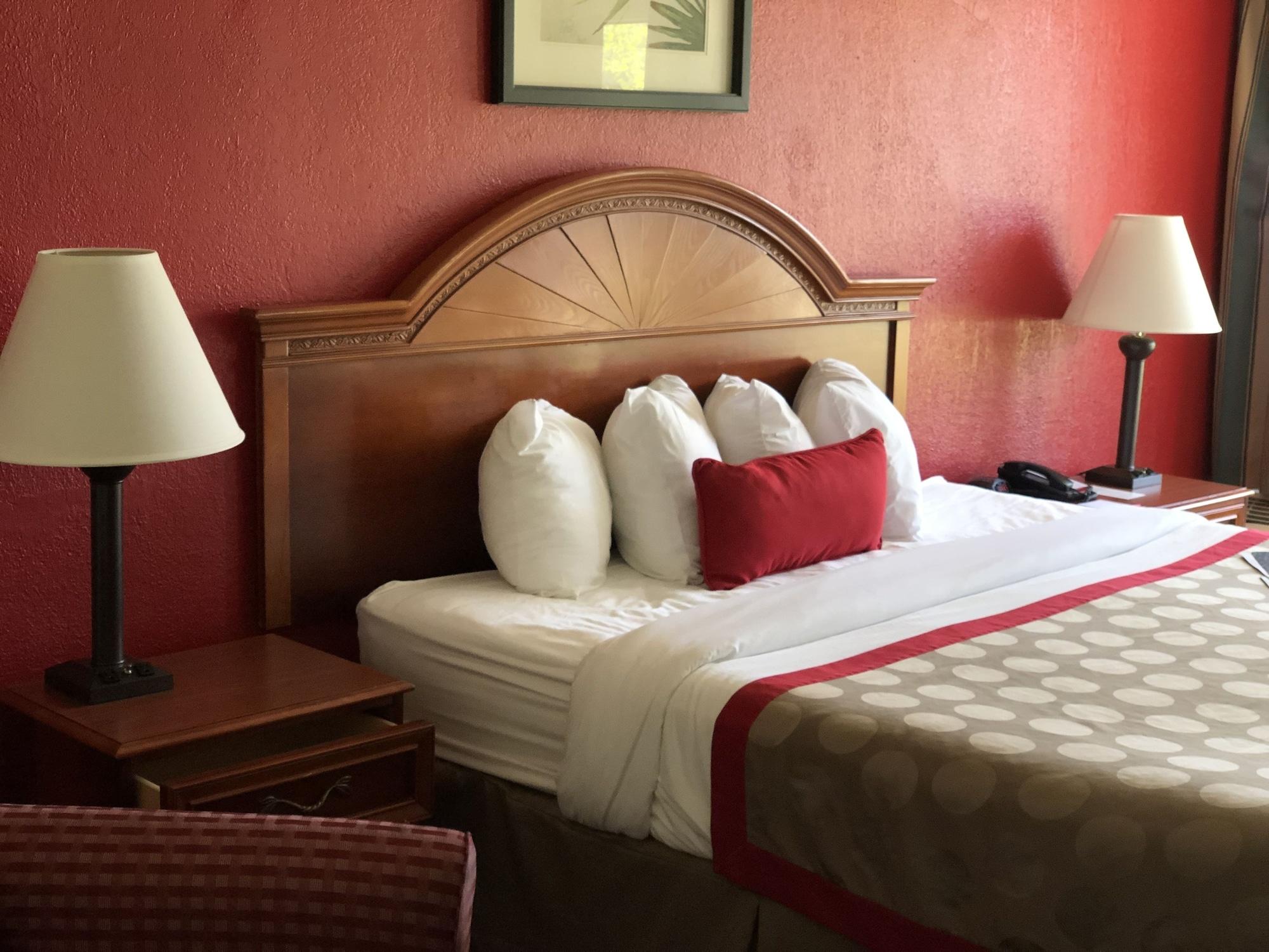 Hotel Ramada By Wyndham La Nouvelle-Ibérie Extérieur photo