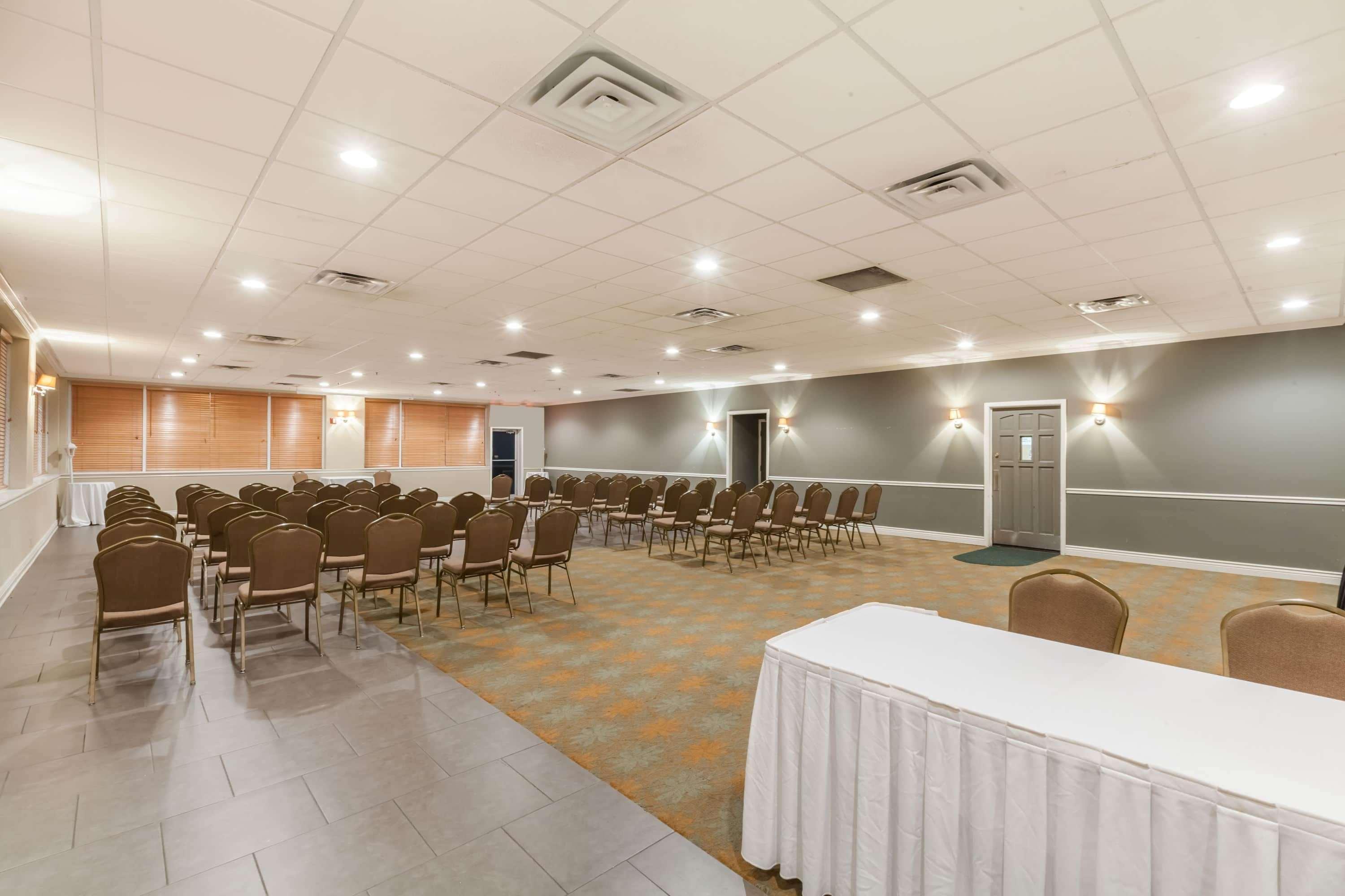 Hotel Ramada By Wyndham La Nouvelle-Ibérie Extérieur photo