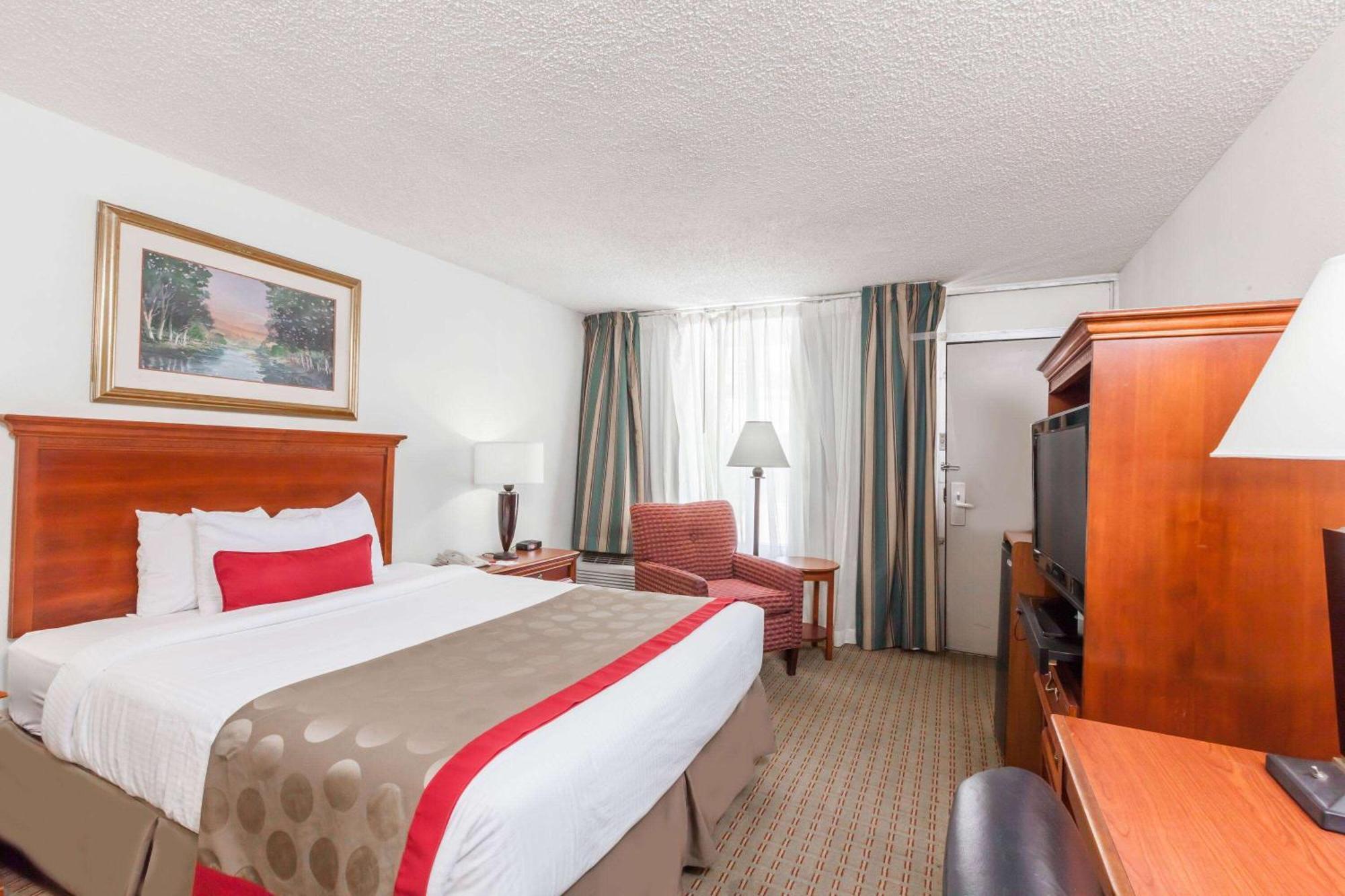 Hotel Ramada By Wyndham La Nouvelle-Ibérie Extérieur photo