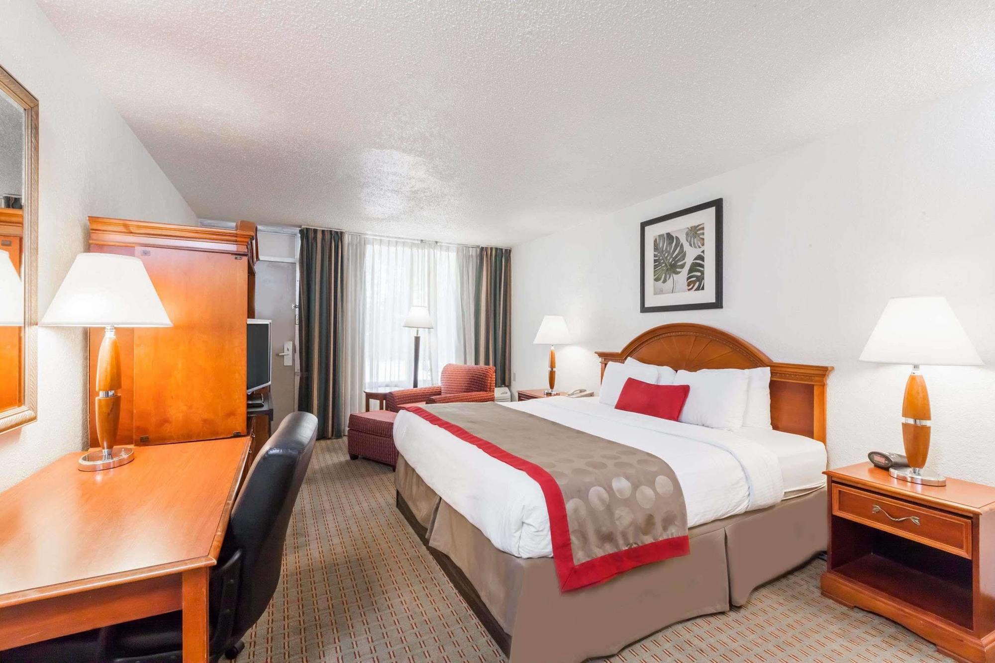 Hotel Ramada By Wyndham La Nouvelle-Ibérie Extérieur photo